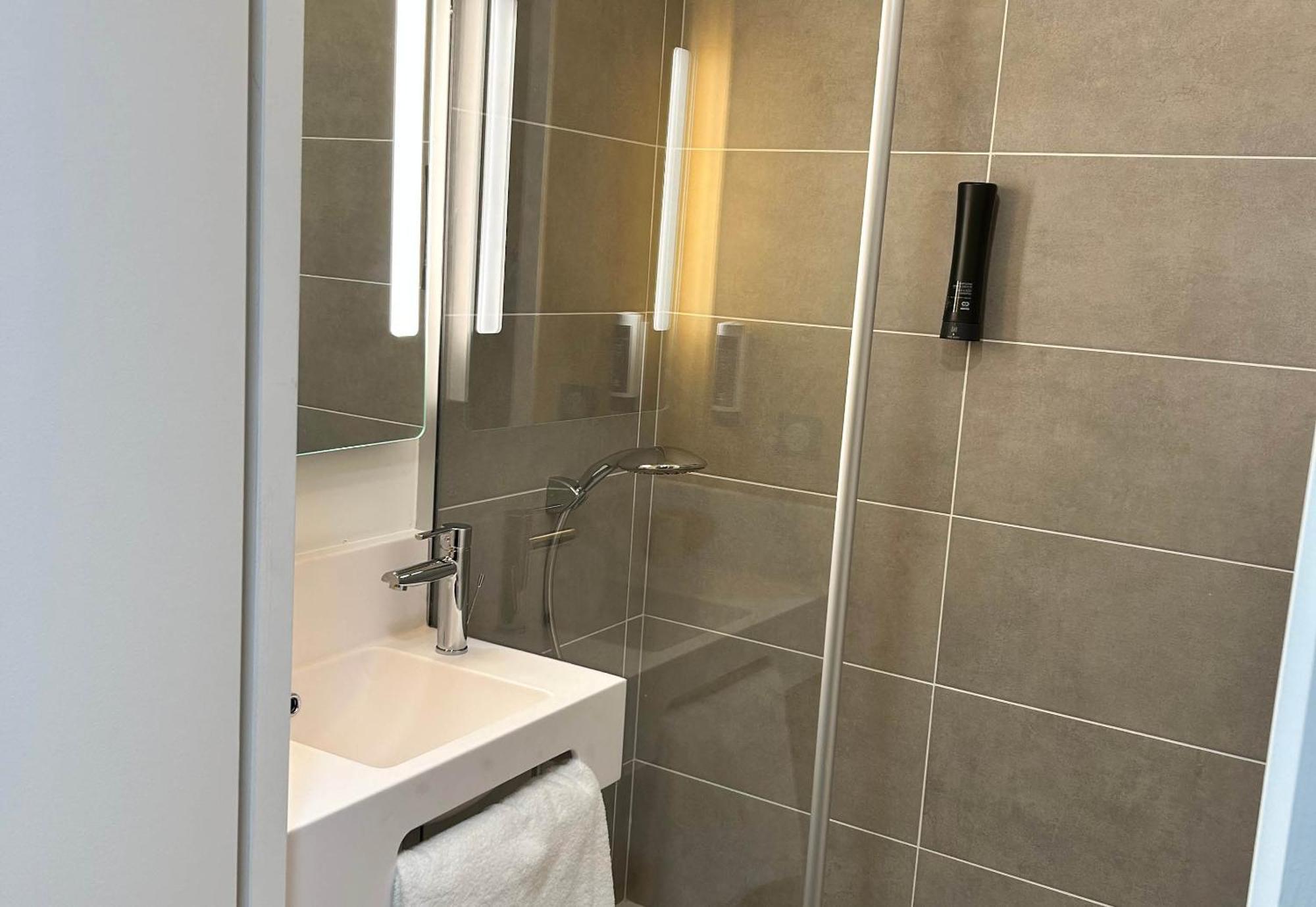 B&B Hotel Cergy Saint-Christophe Gare Eksteriør billede