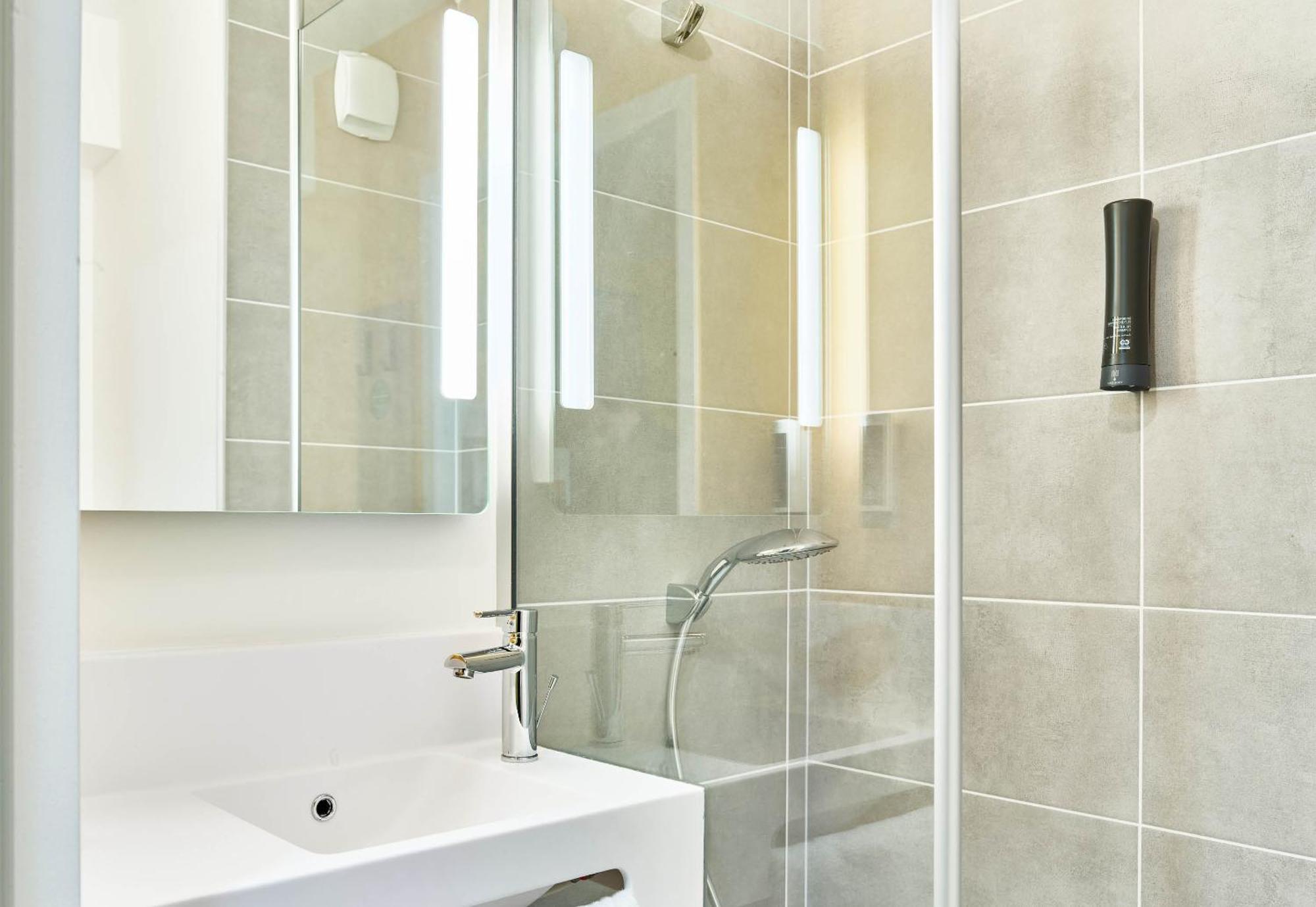 B&B Hotel Cergy Saint-Christophe Gare Eksteriør billede
